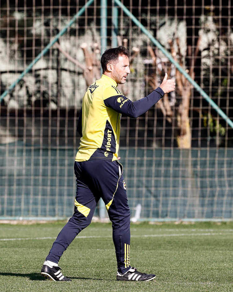 Domenico Tedesco: Kimse bize kupa vermeyecek savaşmak zorundayız - Resim : 2