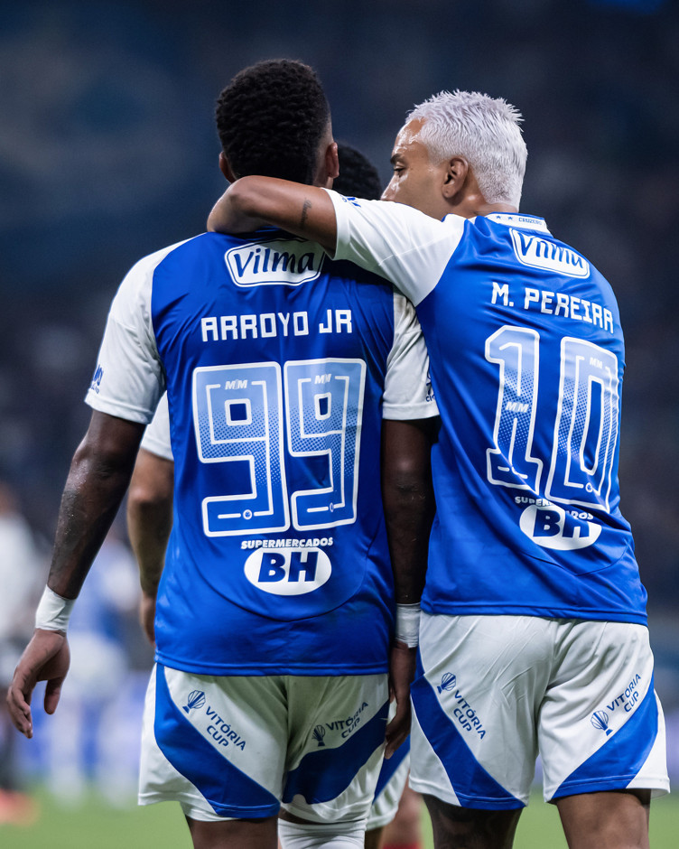 Beşiktaş'ın istenmeyen adamları Arroyo ve Muci resmen uçuyor - Resim : 1