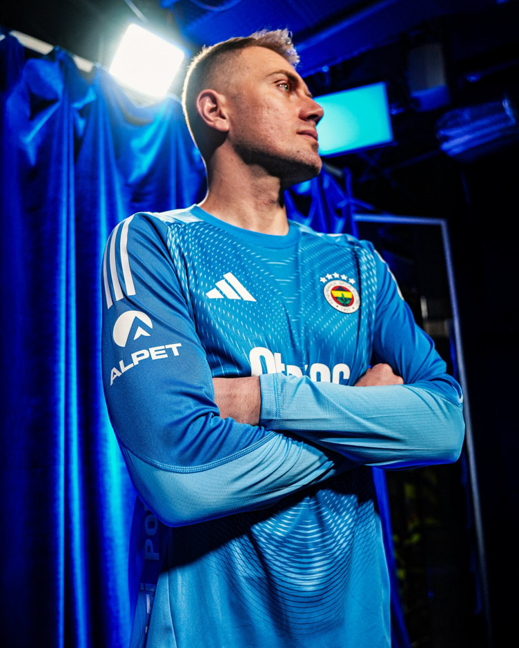 Fenerbahçe, Galatasaray derbisi öncesi Mert Günok ve Guendouzi'nin lisanslarını çıkardı - Resim : 2