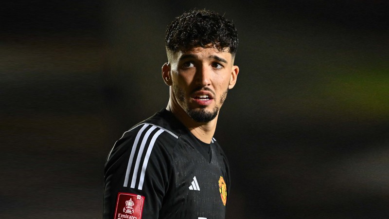 Altay Bayındır Manchester United'dan umudunu kesti!