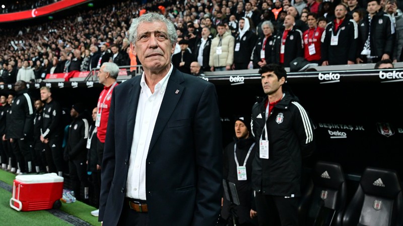 Beşiktaş Teknik Direktörü Fernando Santos, hakem yönetimini eleştirdi: Cenk'in pozisyonu net penaltı