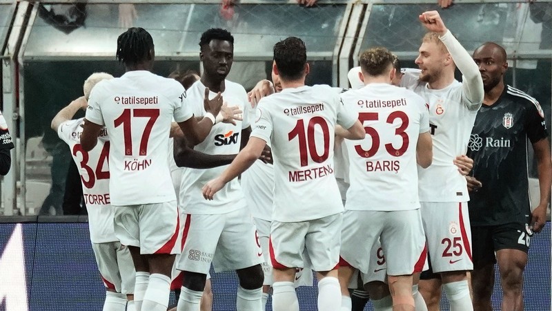 Galatasaray, Beşiktaş'ı yeni stadında ilk kez yendi