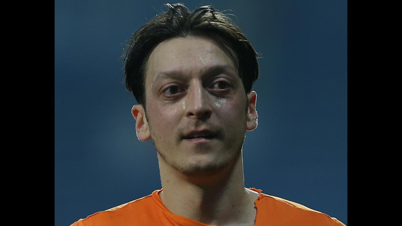 Mesut Özil çalışmaya devam ediyor