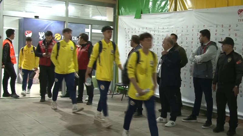 Fenerbahçe kafilesi Süper Kupa sonrası stattan ayrıldı
