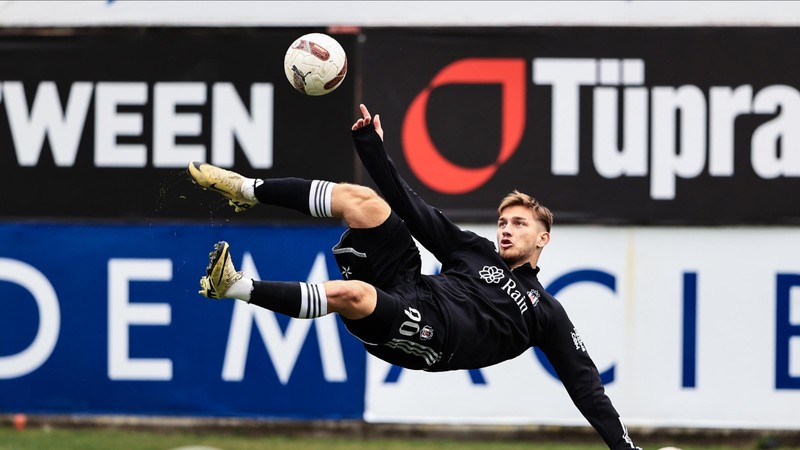 Premier Lig devlerinin Semih yarışı sürüyor!