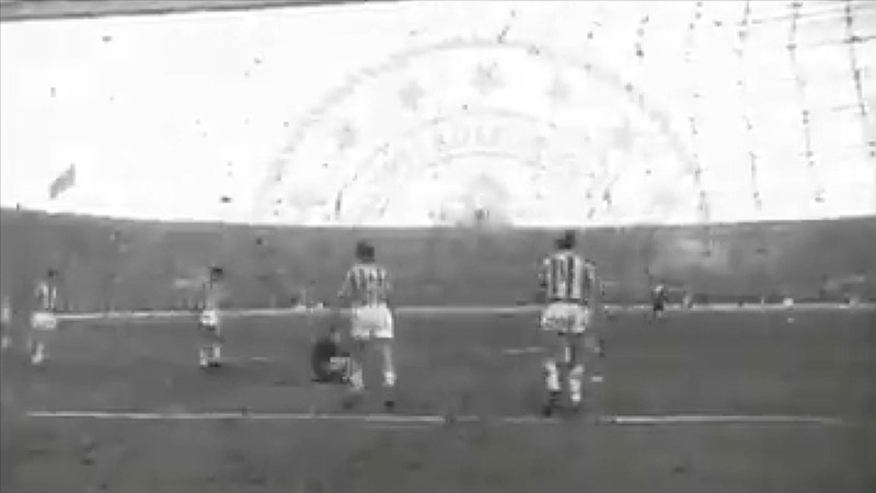 Sinema Genel Müdürlüğü 1960'ta oynanan Galatasaray-Fenerbahçe maçının görüntülerini paylaştı