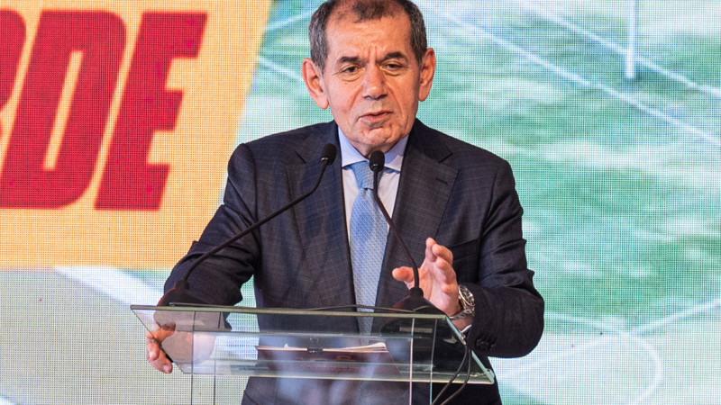 Fenerbahçe derbisinin ardından Dursun Özbek soyunma odasına indi