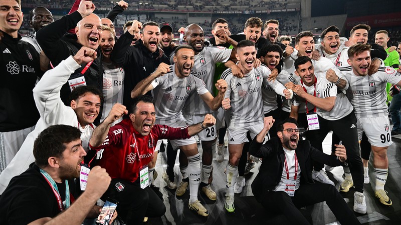 Cumhurbaşkanı Erdoğan'dan Beşiktaş'a tebrik