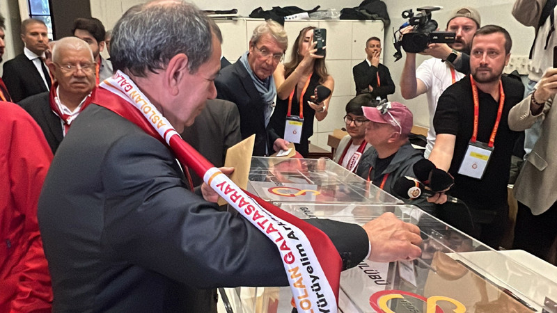 Dursun Özbek oyunu kullandı