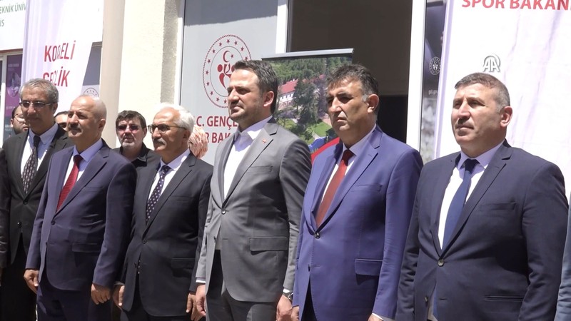 Eminoğlu: "100'e yakın sporcumuz hem Paris Olimpiyatları'na hem de Paralimpik Oyunları'na kota aldı"