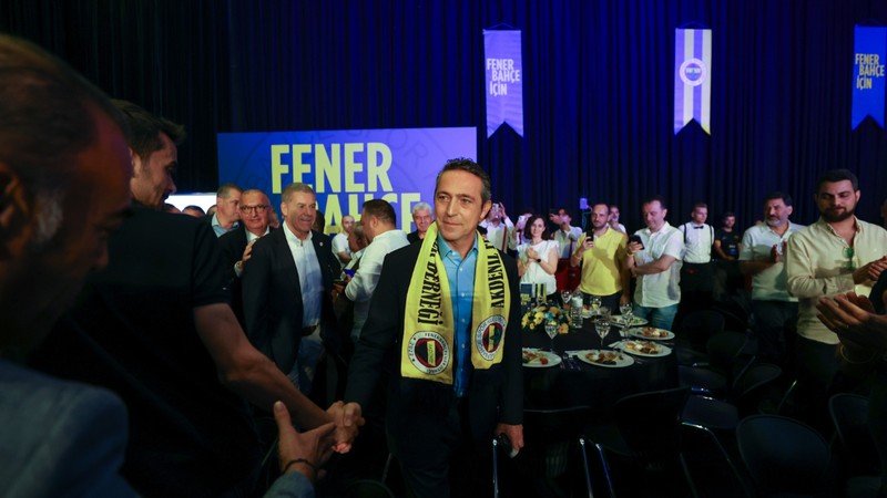 Ali Koç dernek ve kongre üyeleri ile buluştu