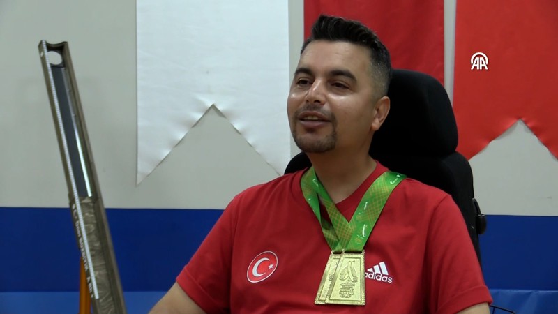 Engelli milli sporcu, düğün takıları ile alınan ekipmanla dünya şampiyonu oldu