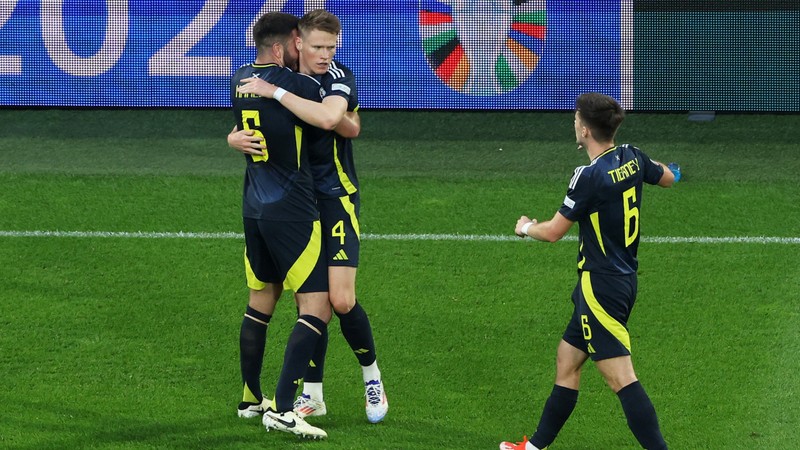 Manchester United Scott McTominay'i 15 milyon euroya bırakmaya hazır