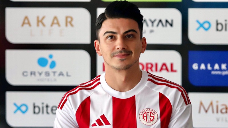 Antalyaspor'un yeni transferleri Soner Dikmen ve Kenan Piric, yeni sezondan umutlu