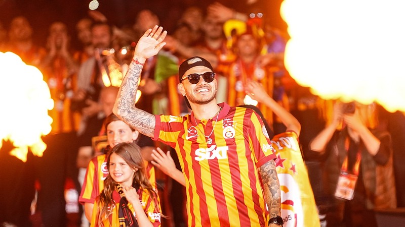 Galatasaray'ın yıldızı Mauro Icardi, İstanbul'a geldi