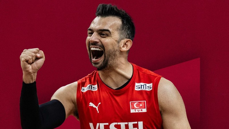 Galatasaray Arslan Ekşi'yi transfer etti