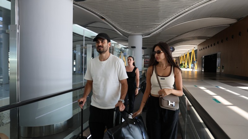 İstanbul'a gelen İlkay Gündoğan'dan transfer açıklaması