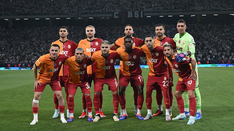 Galatasaray'da 1 futbolcu daha gitti