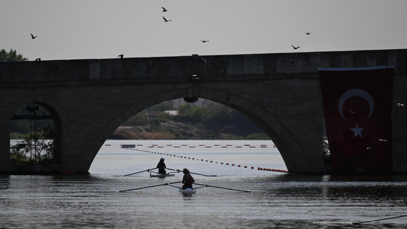Gençler Türkiye Kürek Şampiyonası ilk gün müsabakaları tamamlandı