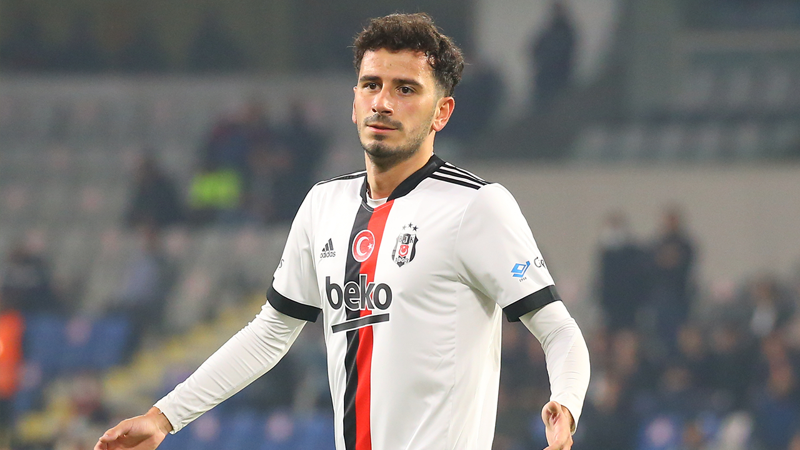 Oğuzhan Özyakup futbolu bıraktığını açıkladı