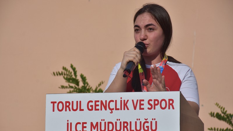 Dünya şampiyonu bilek güreşçisi Rabia Kayahan, Gümüşhane'de coşkuyla karşılandı