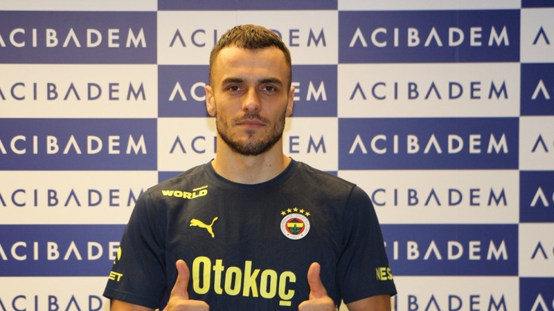 Filip Kostic, sağlık kontrolünden geçti
