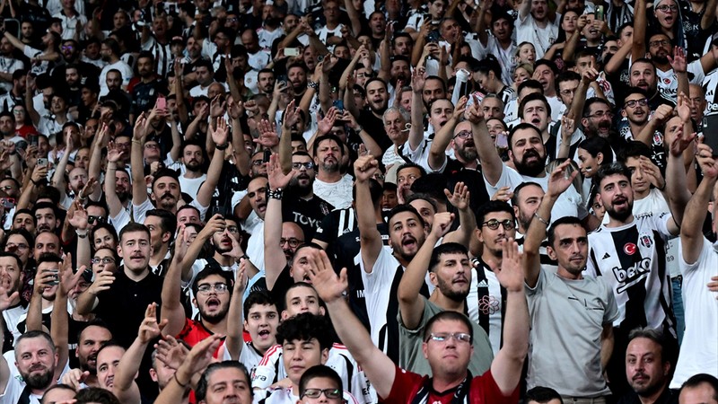 Mete Vardar Beşiktaş taraftarını uyardı: En ufak taşkınlıkta ceza alabiliriz