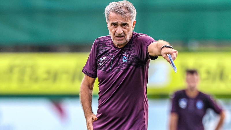 Şenol Güneş yönetimindeki Trabzonspor, Beşiktaş'a hazırlanıyor