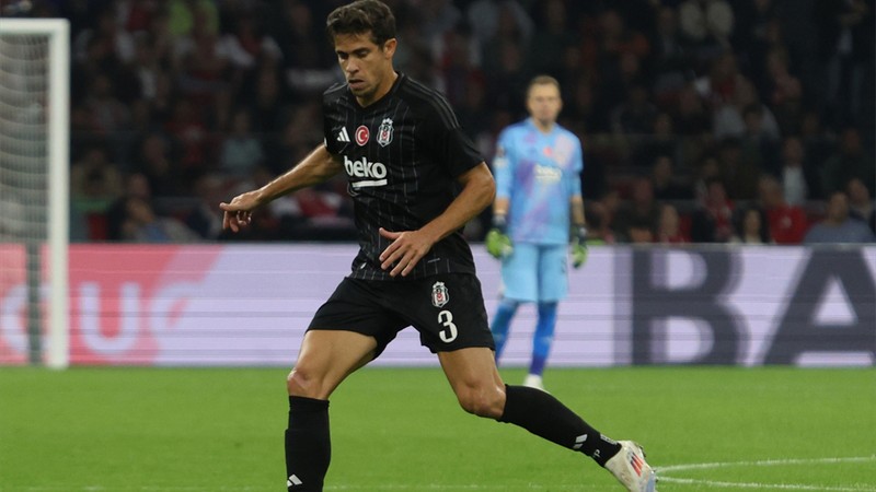 Beşiktaş'ta sakatlık şoku! Maça devam edemedi