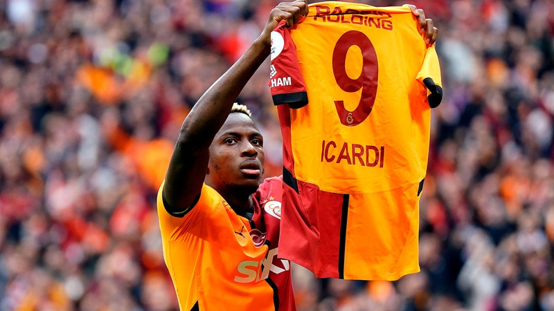 Galatasaray'da Osimhen fırtınası! 10 yıllık rekoru kırdı...