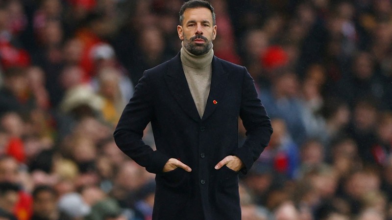 Ruud van Nistelrooy, Manchester United'dan ayrıldı