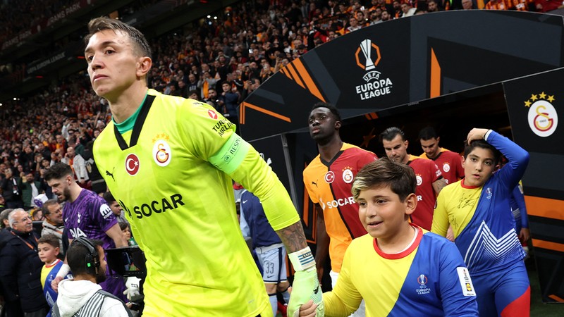 Fernando Muslera'ya yeni kontrat!
