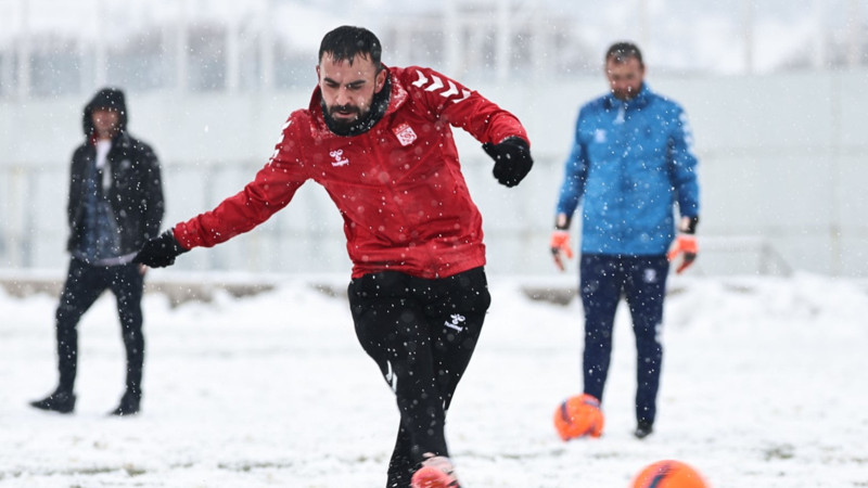 Galatasaray maçı öncesi Sivasspor'un idmanı yarıda kaldı