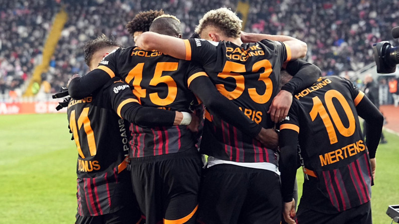 Galatasaray'dan maç sonu sert açıklama: VAR konuşmalarını merakla bekliyoruz