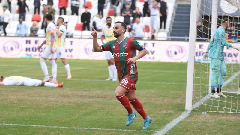Karşıyaka'da Cenk Ahmet, Sefa ve Gökhan Meral serbest kalıyor