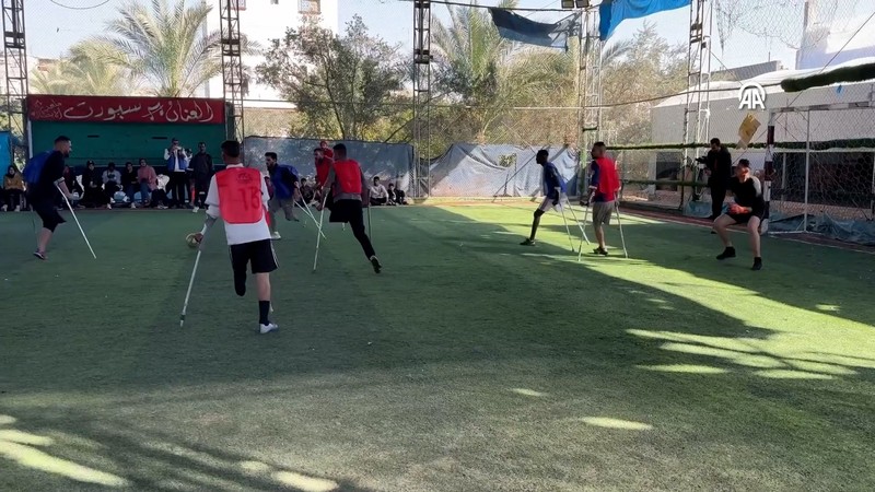 İsrail'in saldırıları sonucu ampute edilen Filistinliler, futbol takımı kurarak sahaya çıktı