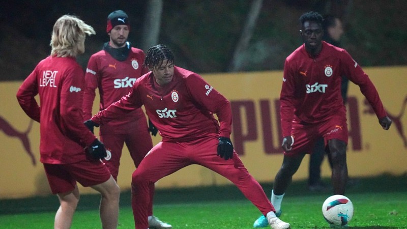 Okan Buruk yönetimindeki Galatasaray pas çalıştı