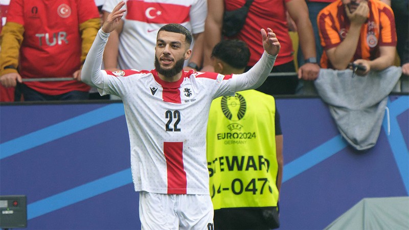 Galatasaray'ın Lyon harekatı başlıyor! Mikautadze transferi bitiyor