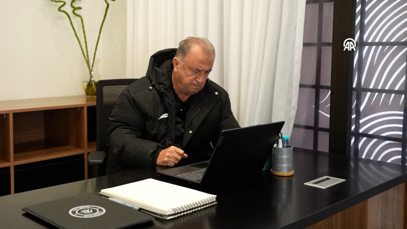 Al-Shabab Teknik Direktörü Fatih Terim, AA'nın "Yılın Kareleri" oylamasına katıldı