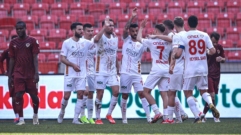 Antalyaspor'un deplasmanda galibiyet hasreti son buldu