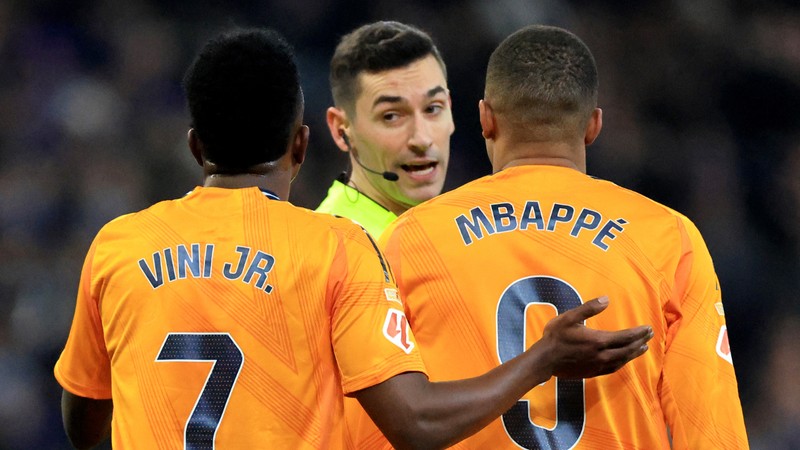 Real Madrid Espanyol'a yenildi! Maç sonu Mbappe'den özür diledi