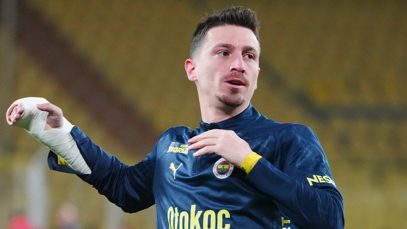 Mert Hakan Yandaş, Fenerbahçe formasıyla Süper Lig'de "dalya" demeye hazırlanıyor