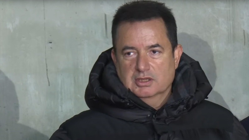 Acun Ilıcalı: Arı kovanına çomağı soktuk