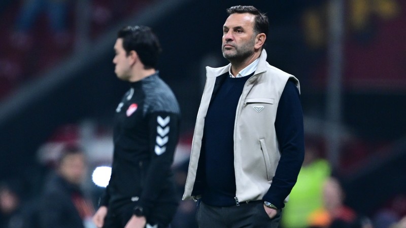 Okan Buruk Jose Mourinho'dan kopya çekecek! Galatasaray 3'lüye dönüyor