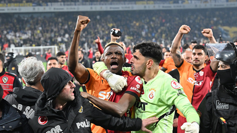 Galatasaray Kadıköy'den güle oynaya çıkıyor