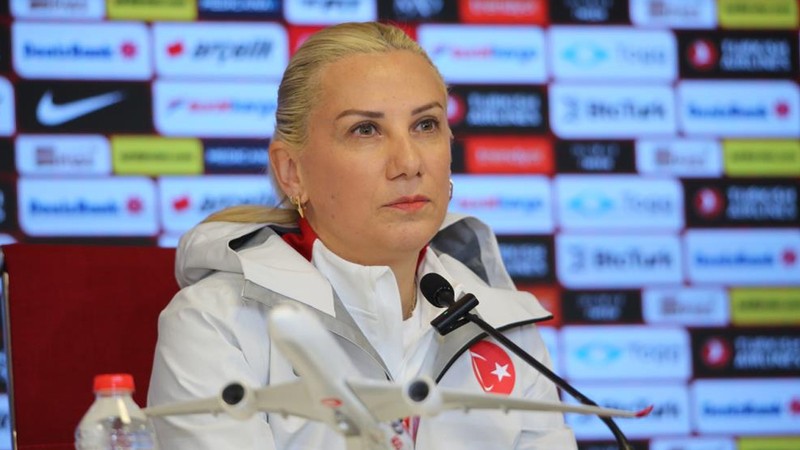 Necla Güngör Kıragası: Kadın futbolunda ciddi projeler var