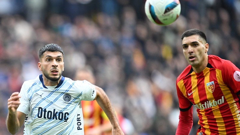 Fenerbahçe, Kayserispor'u farklı geçiyor