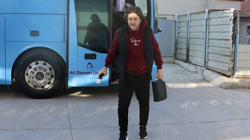 Trabzonspor kafilesi Adana'ya geldi