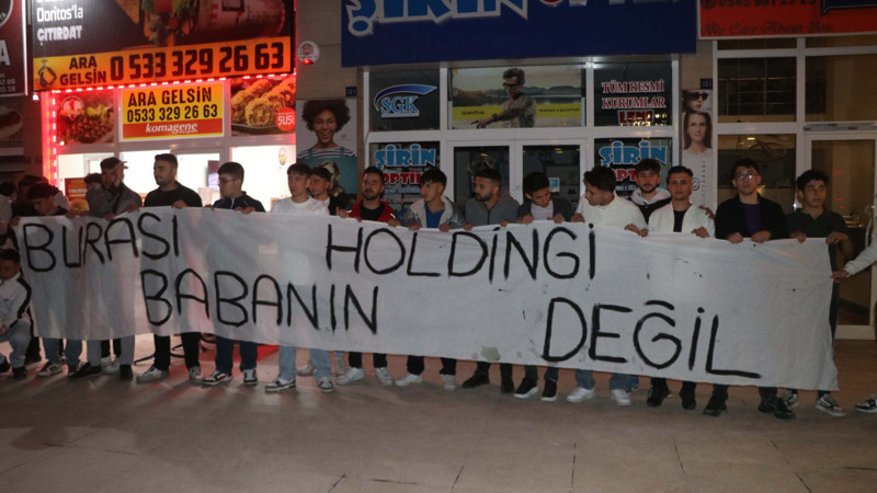 Ali Koç Gaziantep'te protesto edildi! Futbolcular çok şaşırdı
