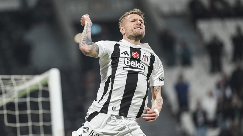 Ciro Immobile Jose Mourinho'yu gözüne kestirdi! Hat-trick'in ardından derbide gol peşinde...